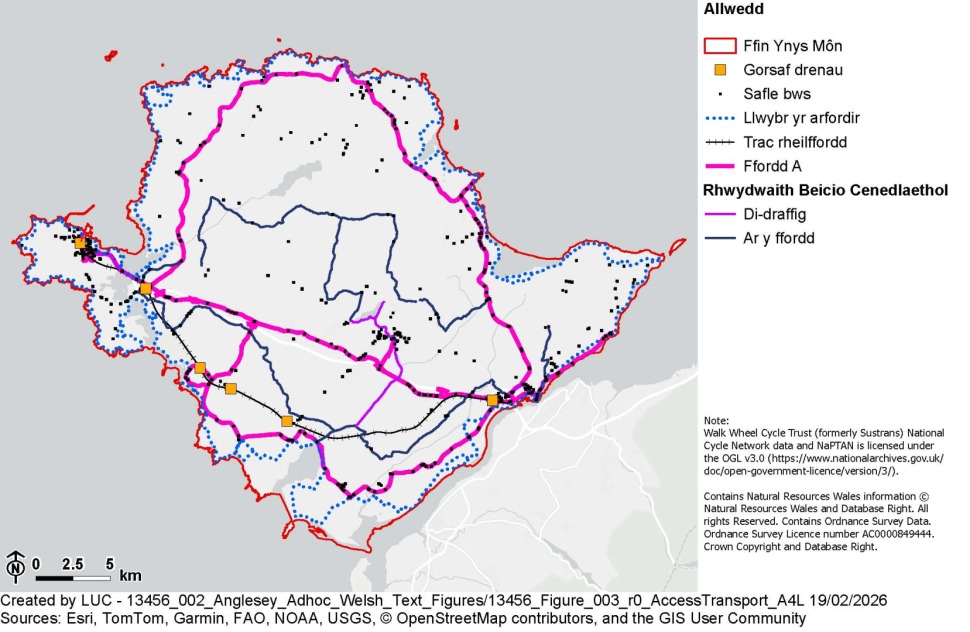 Map yn dangos llwybrau trafnidiaeth ar Ynys Môn